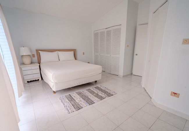 Villa in Jolly Harbour - Convenient Waterfront Villa Villa in Jolly Harbour - Convenient Waterfront Villa