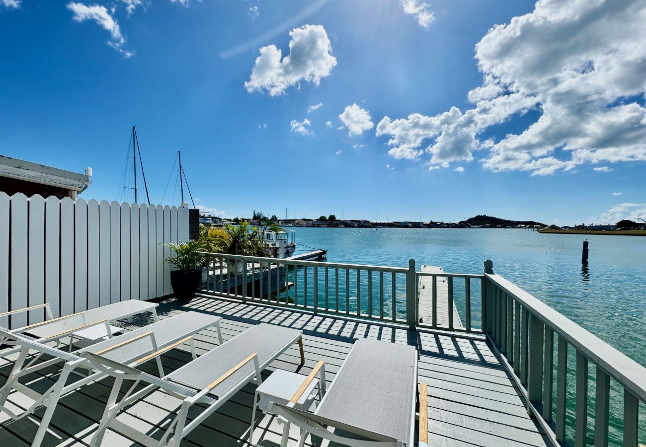 Villa in Jolly Harbour - Stunning Waterfront Retreat 