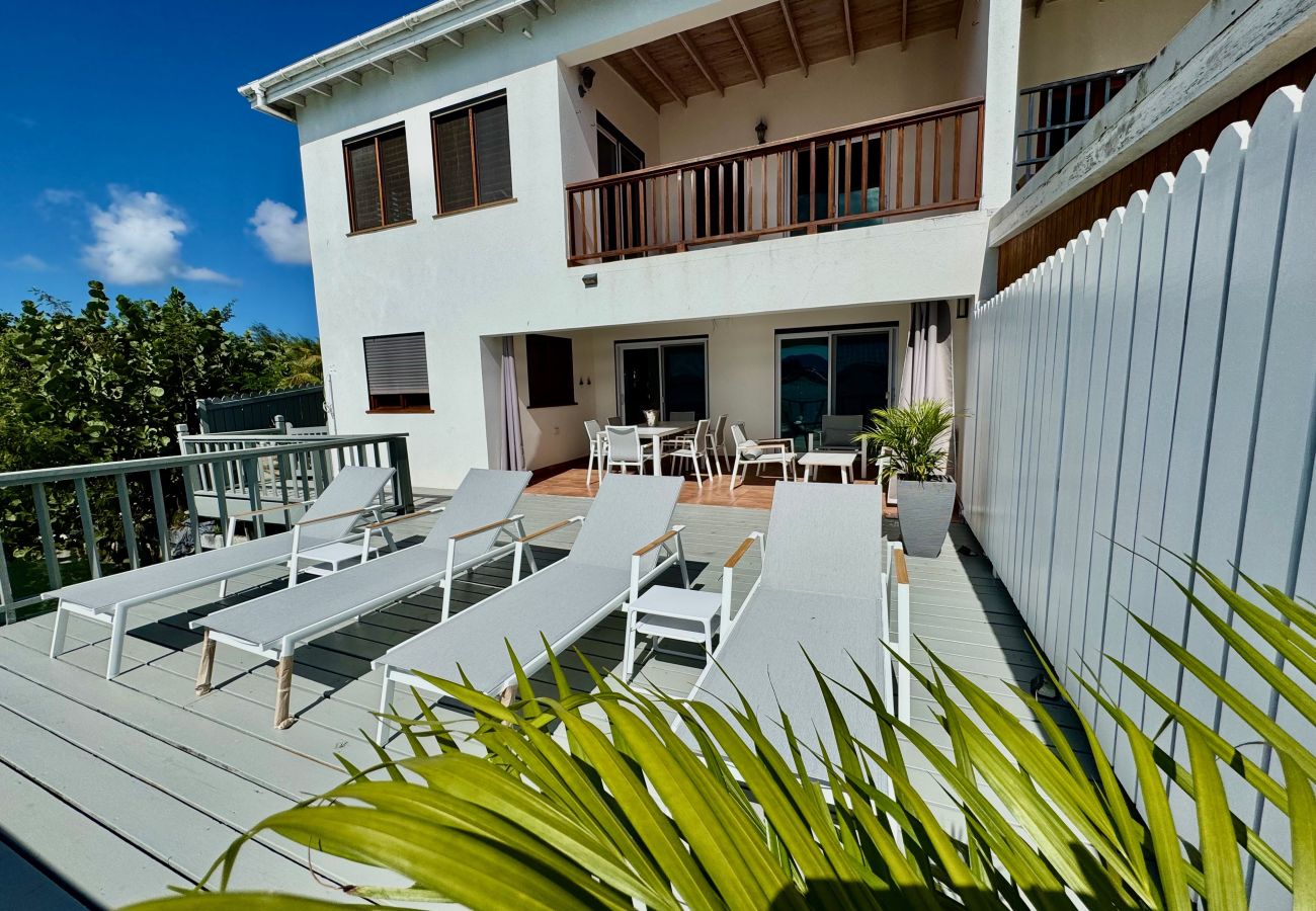 Villa in Jolly Harbour - Stunning Waterfront Retreat 