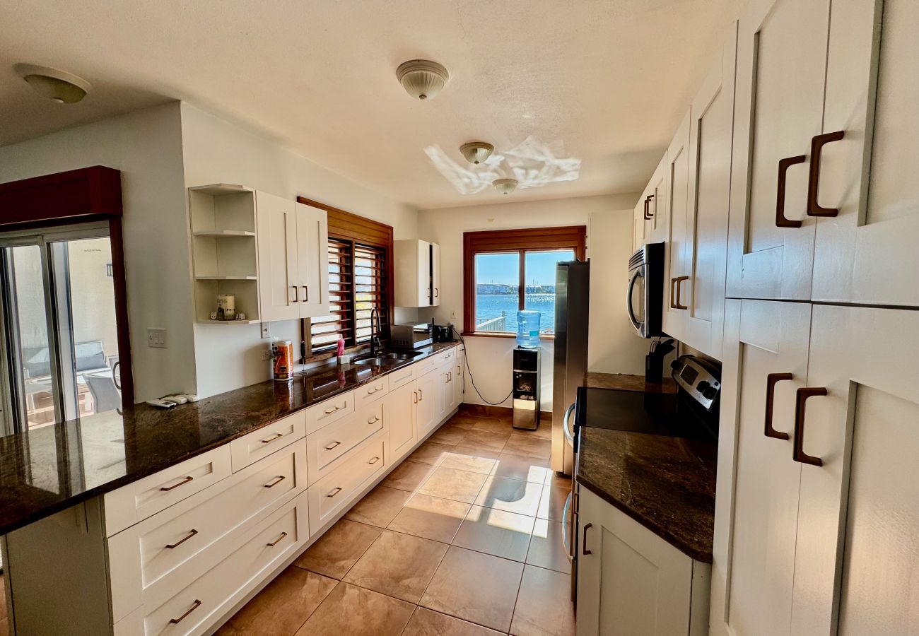 Villa in Jolly Harbour - Stunning Waterfront Retreat 