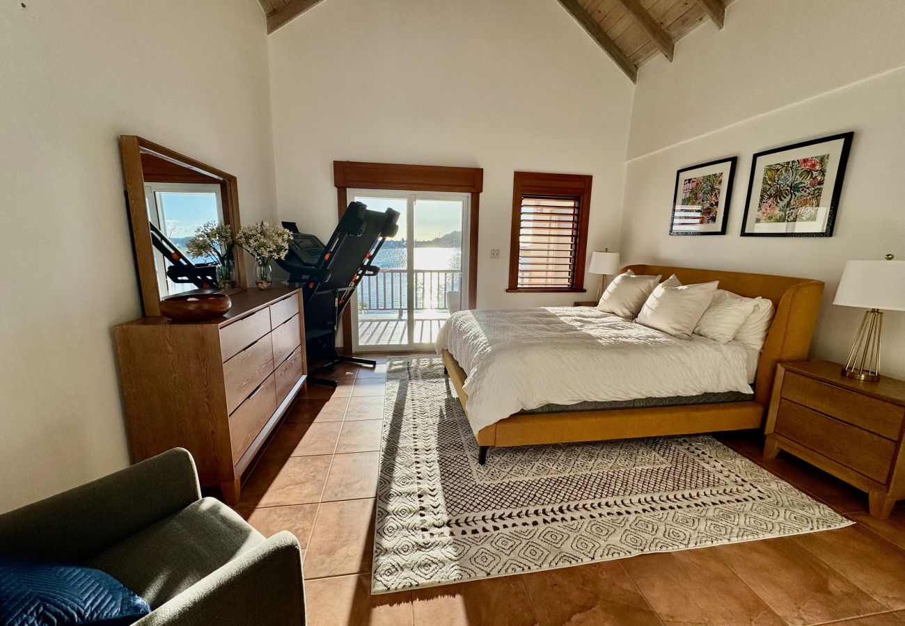 Villa in Jolly Harbour - Stunning Waterfront Retreat 