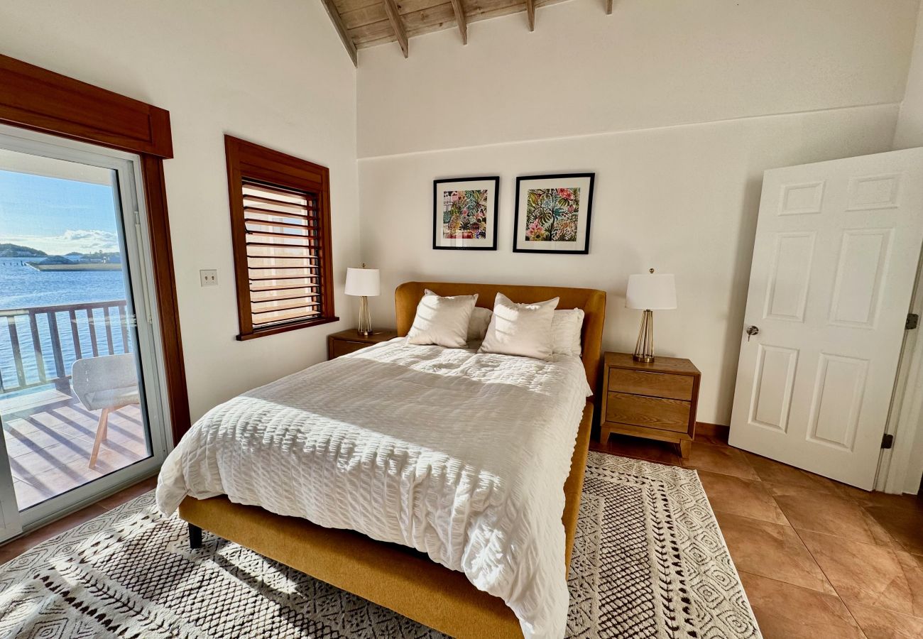 Villa in Jolly Harbour - Stunning Waterfront Retreat 