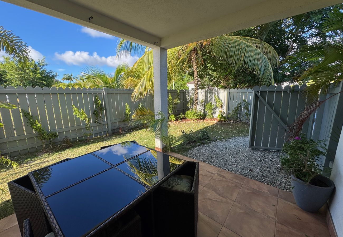 Villa in Jolly Harbour - Stunning Waterfront Retreat 