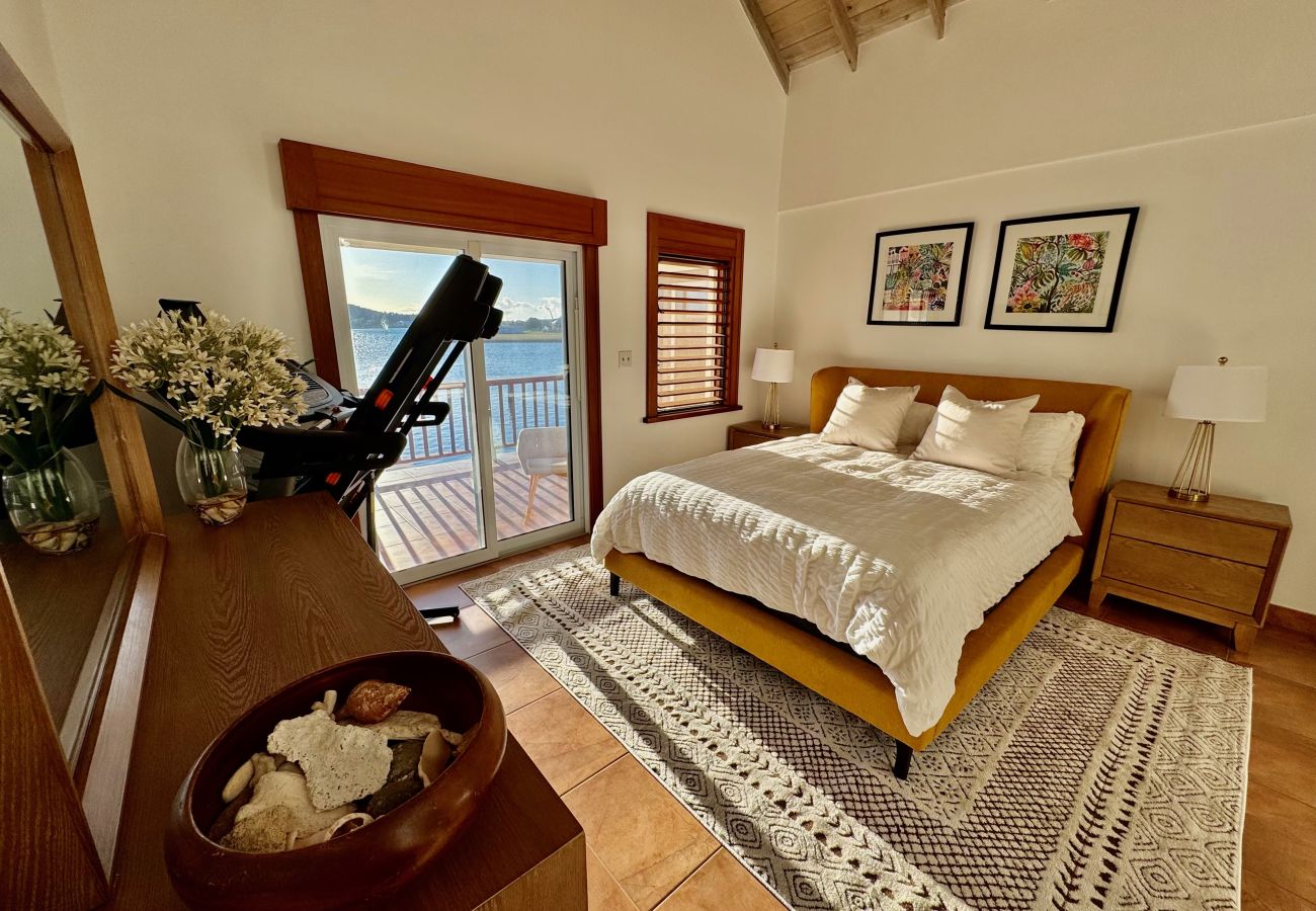 Villa in Jolly Harbour - Stunning Waterfront Retreat 