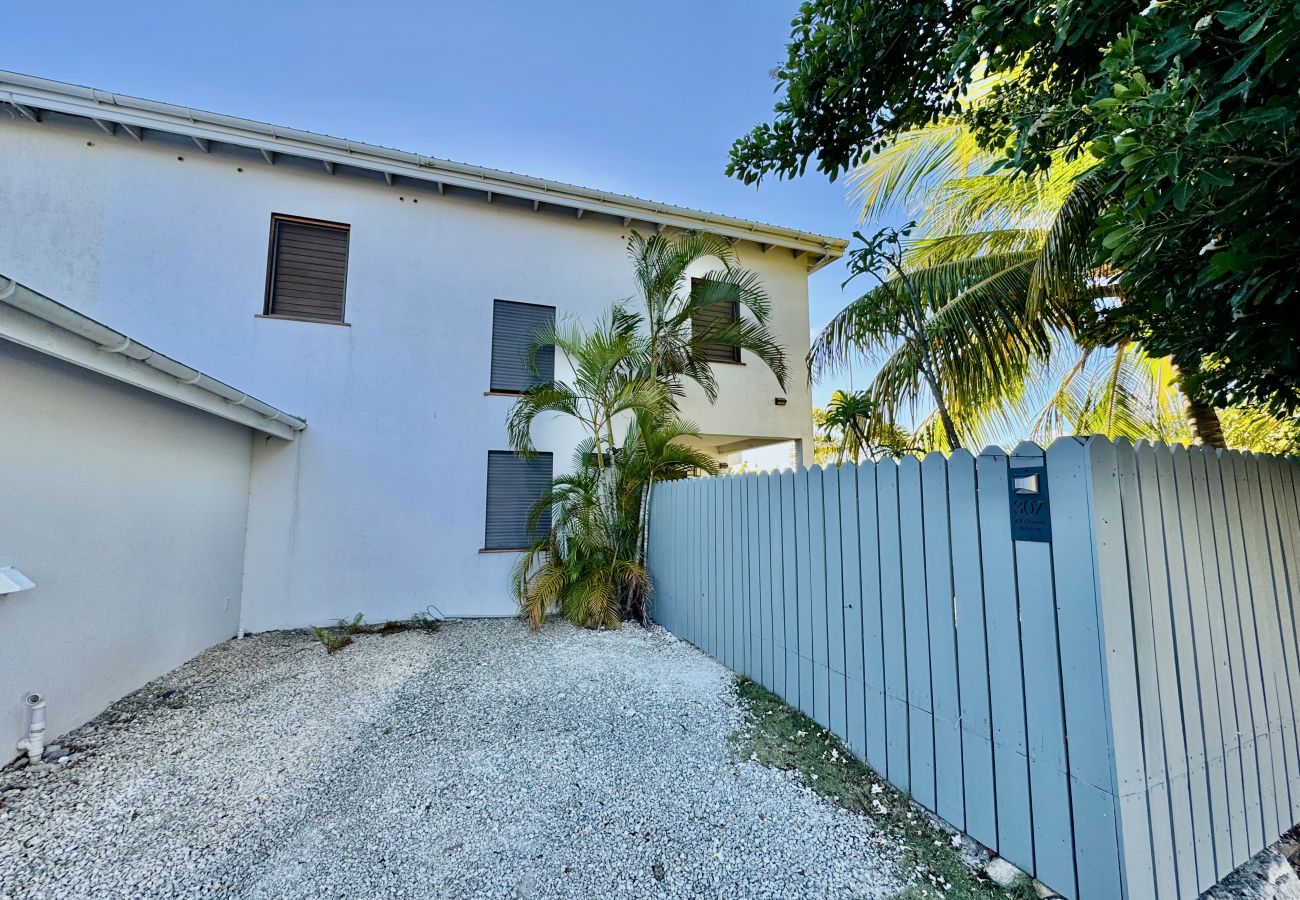 Villa in Jolly Harbour - Stunning Waterfront Retreat 