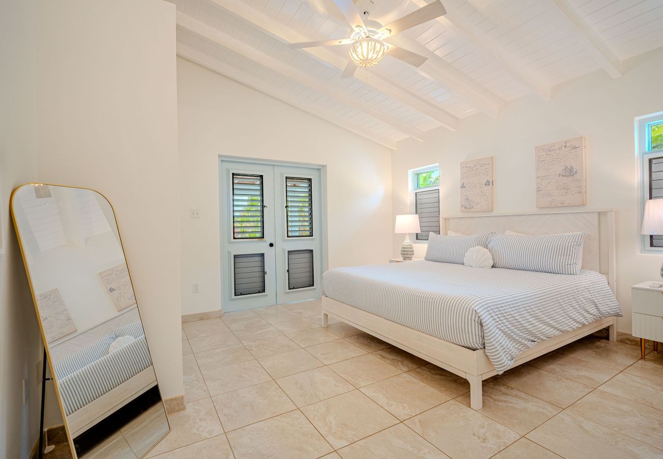 Villa in Jolly Harbour - Villa Flora 