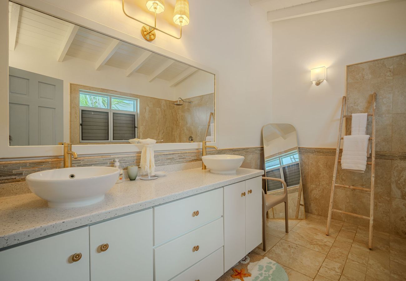 Villa in Jolly Harbour - Villa Flora 