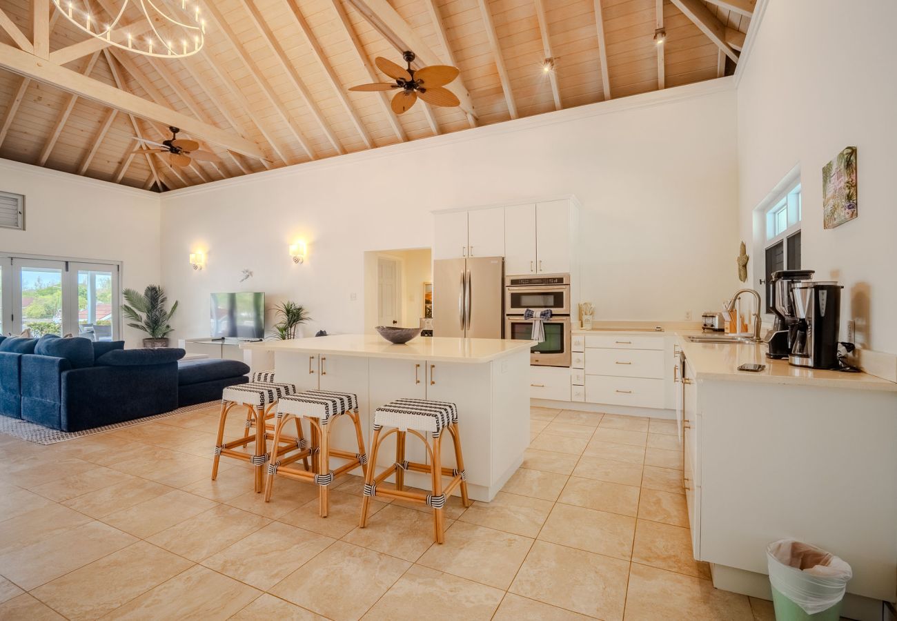 Villa in Jolly Harbour - Villa Flora 