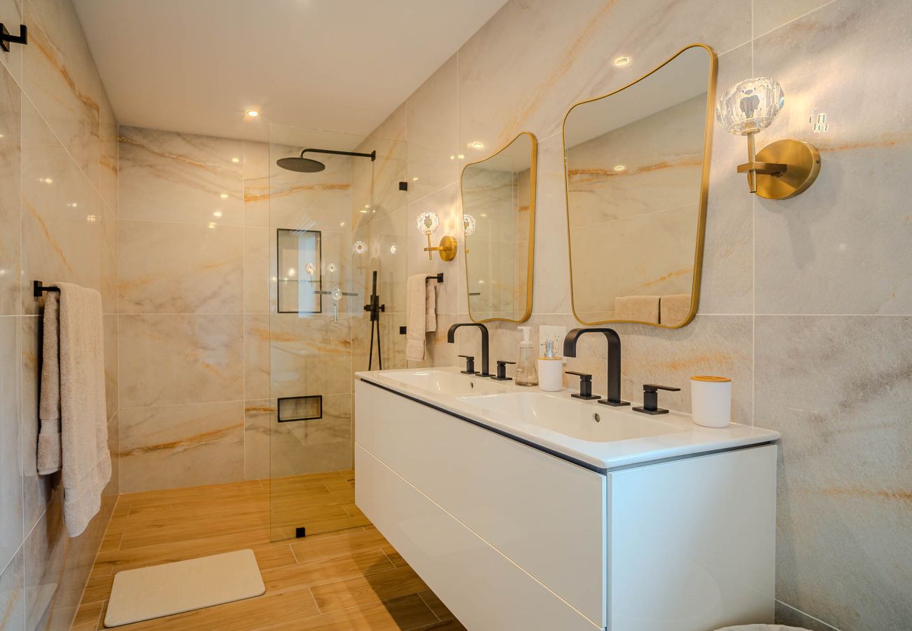 Villa in Jolly Harbour - High Ground Villa 
