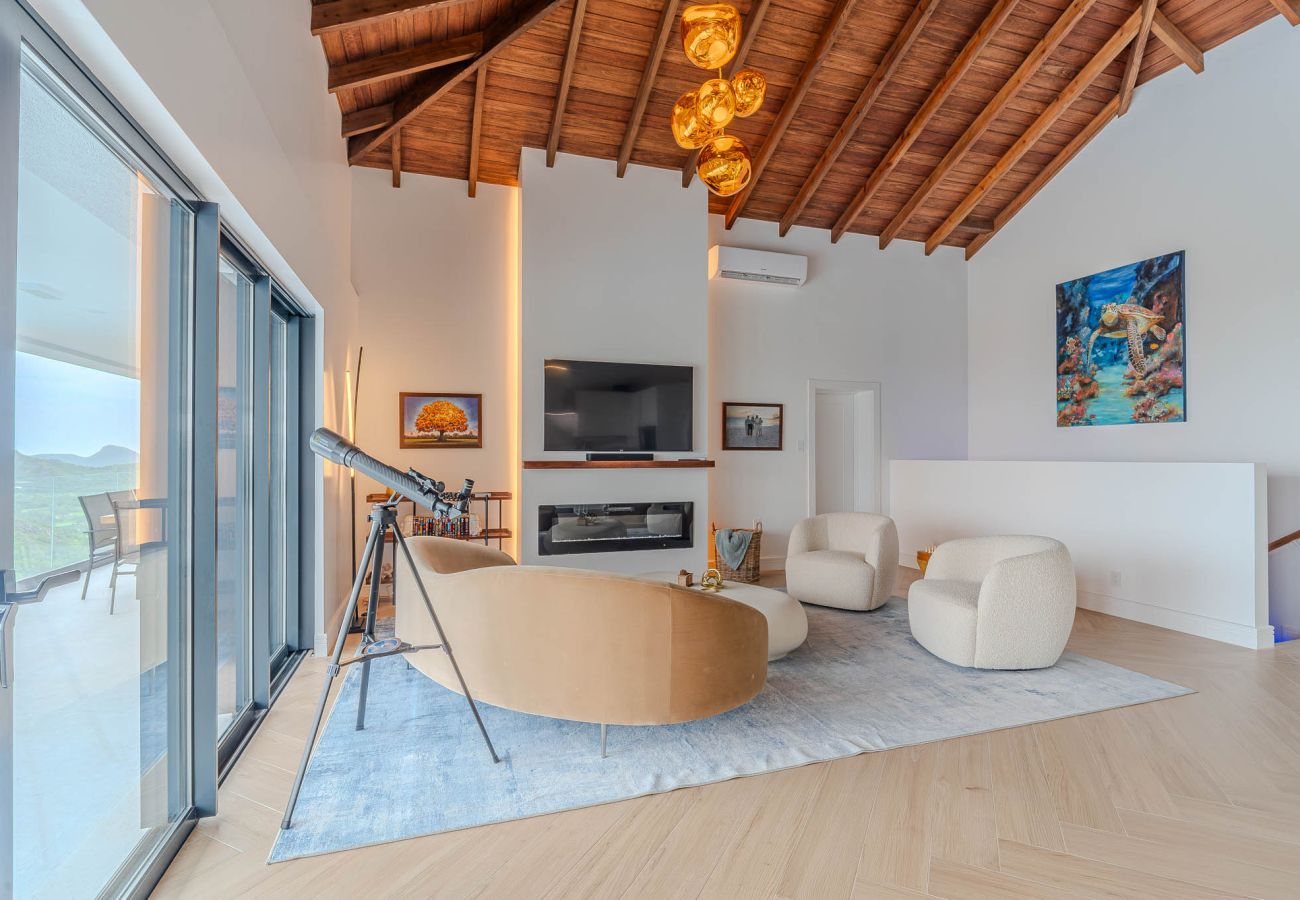Villa in Jolly Harbour - High Ground Villa 