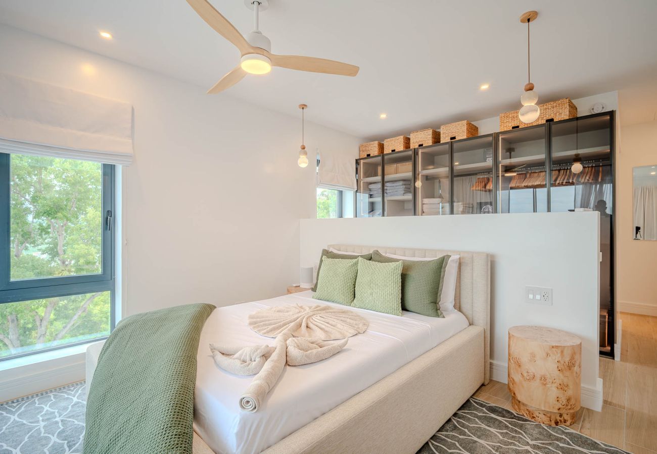 Villa in Jolly Harbour - High Ground Villa 