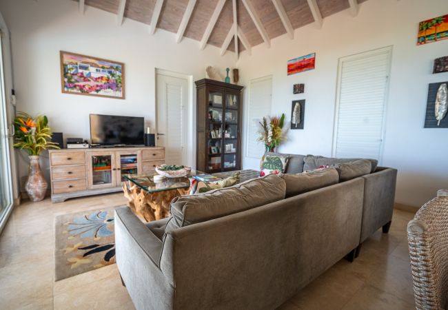 Villa in Jolly Harbour - Spectacular Hillside Retreat Villa in Jolly Harbour - Spectacular Hillside Retreat