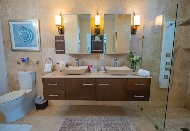 Villa in Jolly Harbour - Spectacular Hillside Retreat Villa in Jolly Harbour - Spectacular Hillside Retreat