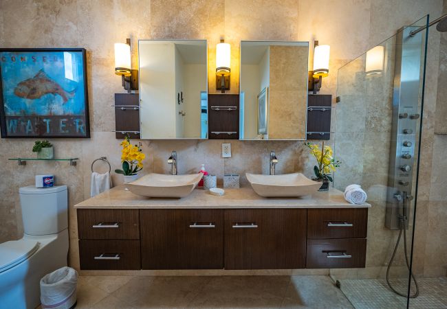 Villa in Jolly Harbour - Spectacular Hillside Retreat Villa in Jolly Harbour - Spectacular Hillside Retreat