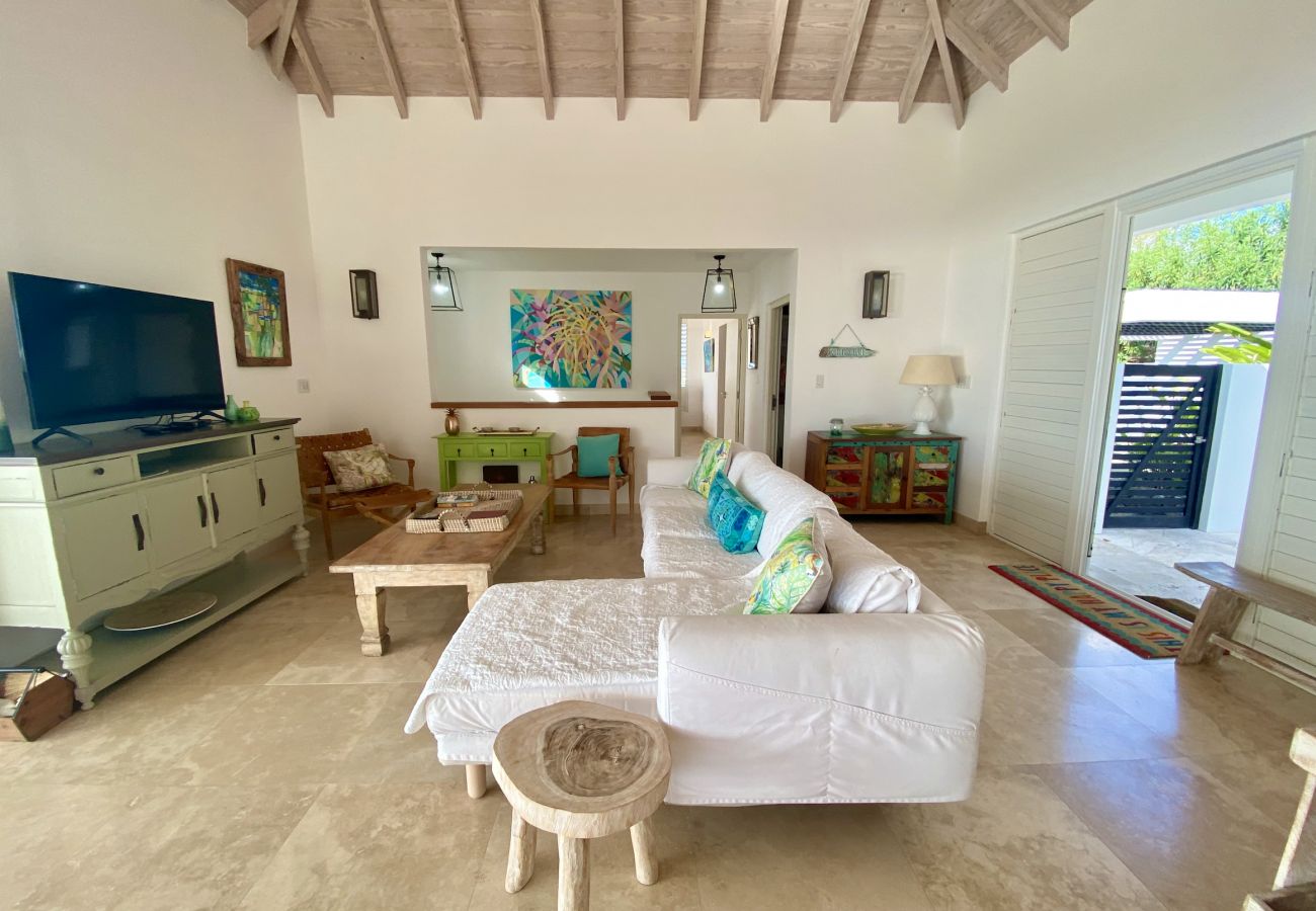 Holiday villa rental at Sugar Ridge, views, private pool, alfresco dining, sun loungers, Antigua 