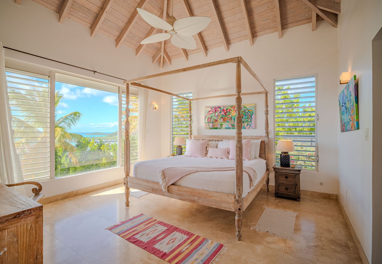 Villa in Jolly Harbour - Exceptional Hillside Haven