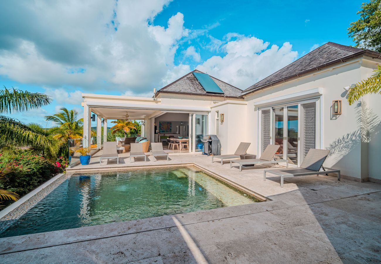 Villa in Jolly Harbour - Exceptional Hillside Haven