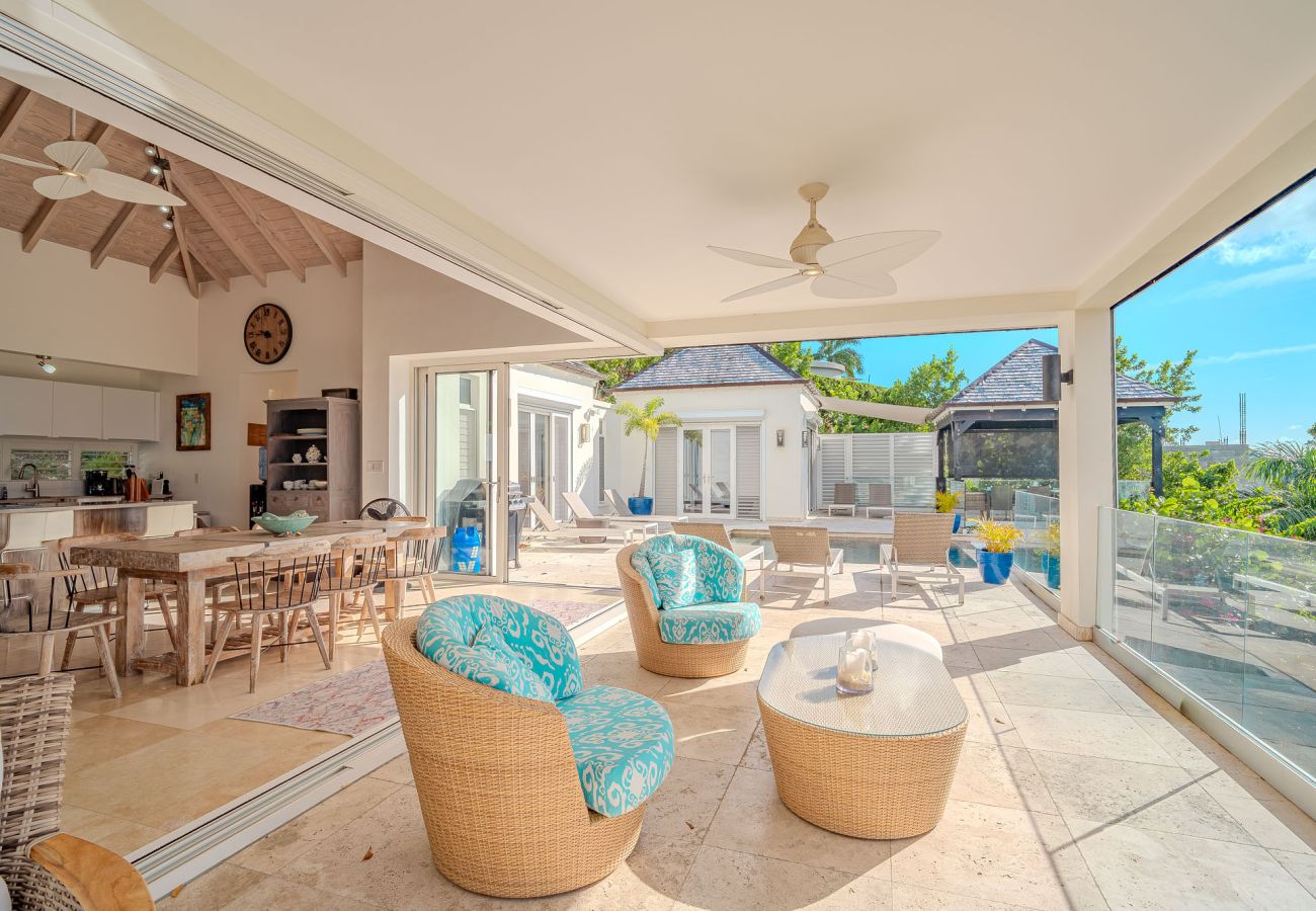 Villa in Jolly Harbour - Exceptional Hillside Haven