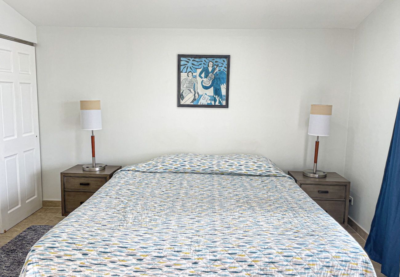 Jolly Harbour villa rentals, king sized bed, ensuite and fitted wardrobe with private balcony and sunset views