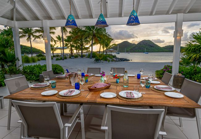 Villa in Jolly Harbour - VIP Palm Point Beach House Villa in Jolly Harbour - VIP Palm Point Beach House