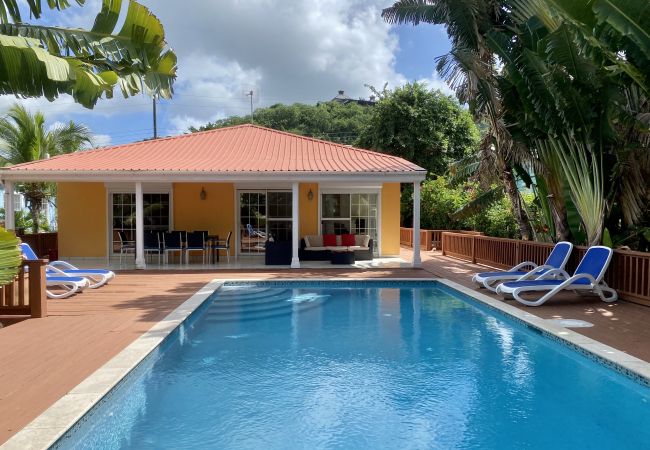 Villa in Jolly Harbour - Tropical Caribbean Oasis