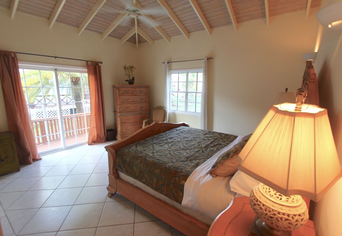 Villa in Jolly Harbour - Private Four Bedroom Tropical Home with Pool 