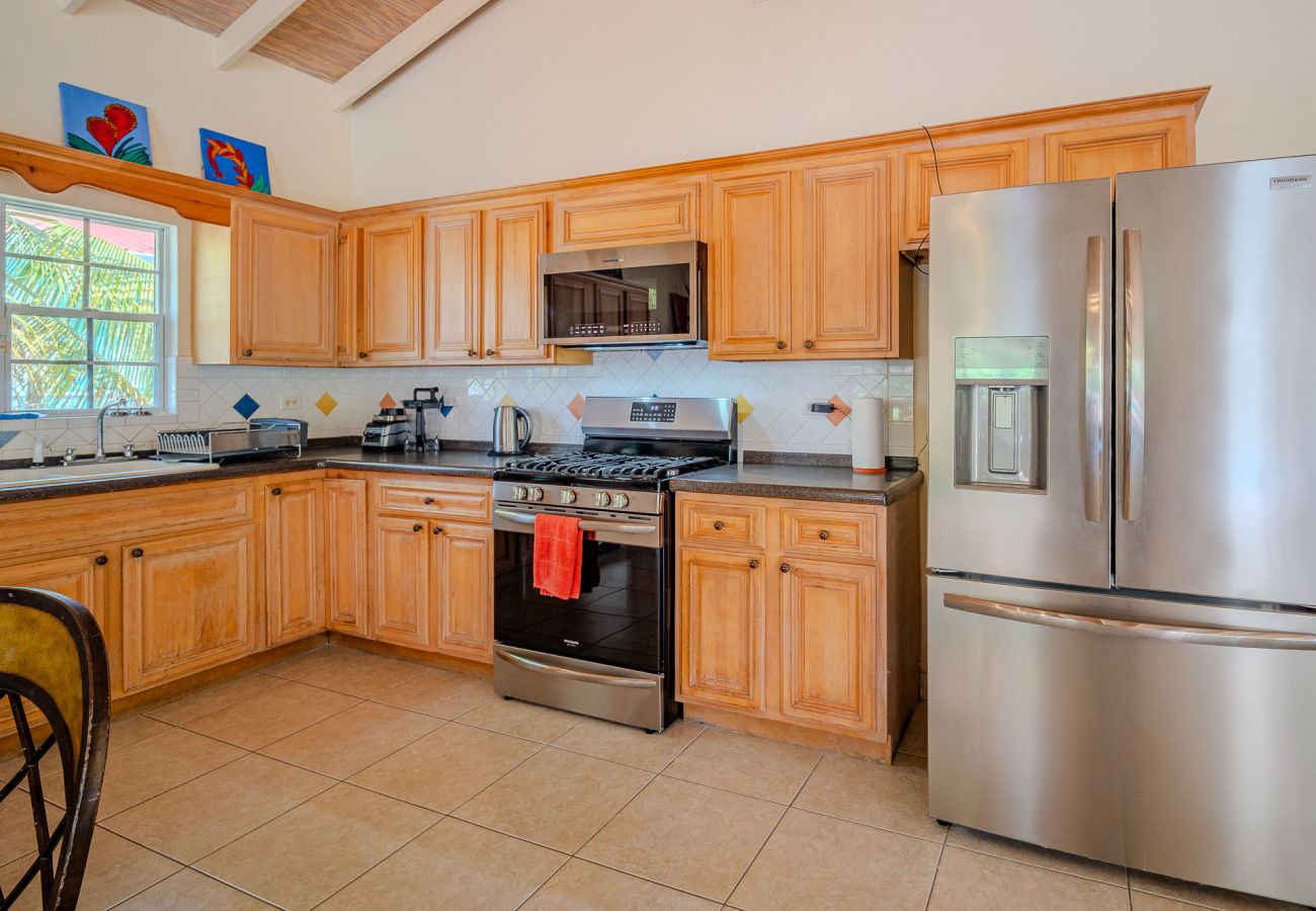 Villa in Jolly Harbour - Tropical Caribbean Oasis