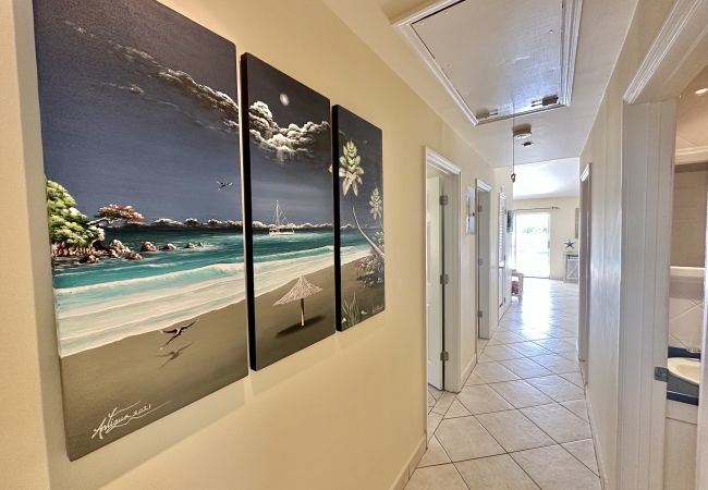 Villa in Jolly Harbour - Serene Poolside Sanctuary Villa in Jolly Harbour - Serene Poolside Sanctuary