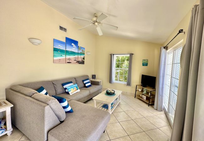 Villa in Jolly Harbour - Serene Poolside Sanctuary Villa in Jolly Harbour - Serene Poolside Sanctuary