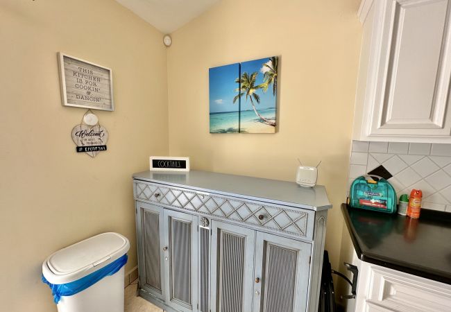 Villa in Jolly Harbour - Serene Poolside Sanctuary Villa in Jolly Harbour - Serene Poolside Sanctuary