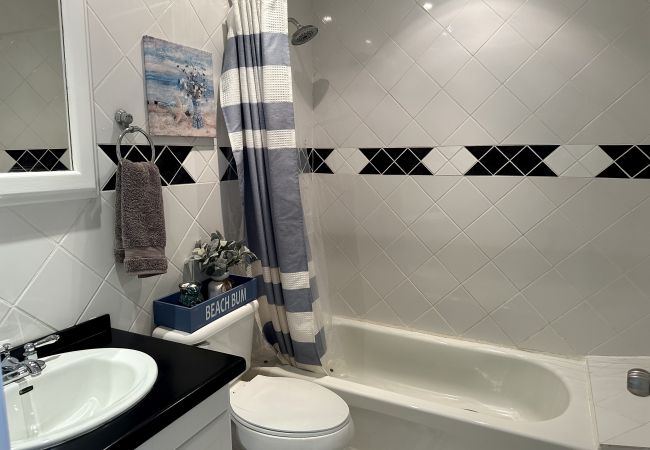 Villa in Jolly Harbour - Serene Poolside Sanctuary Villa in Jolly Harbour - Serene Poolside Sanctuary