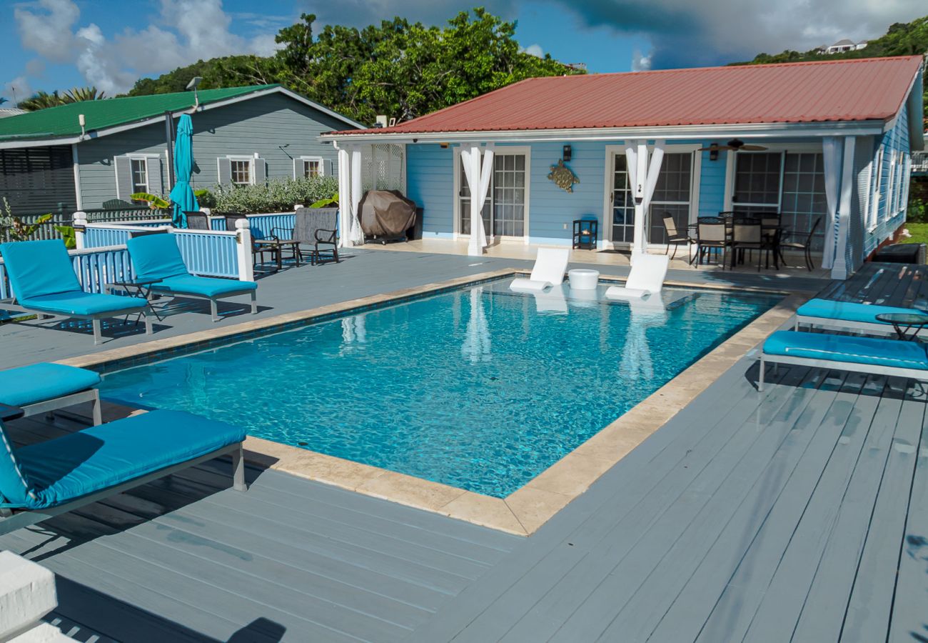 Villa in Jolly Harbour - Serene Poolside Sanctuary Villa in Jolly Harbour - Serene Poolside Sanctuary