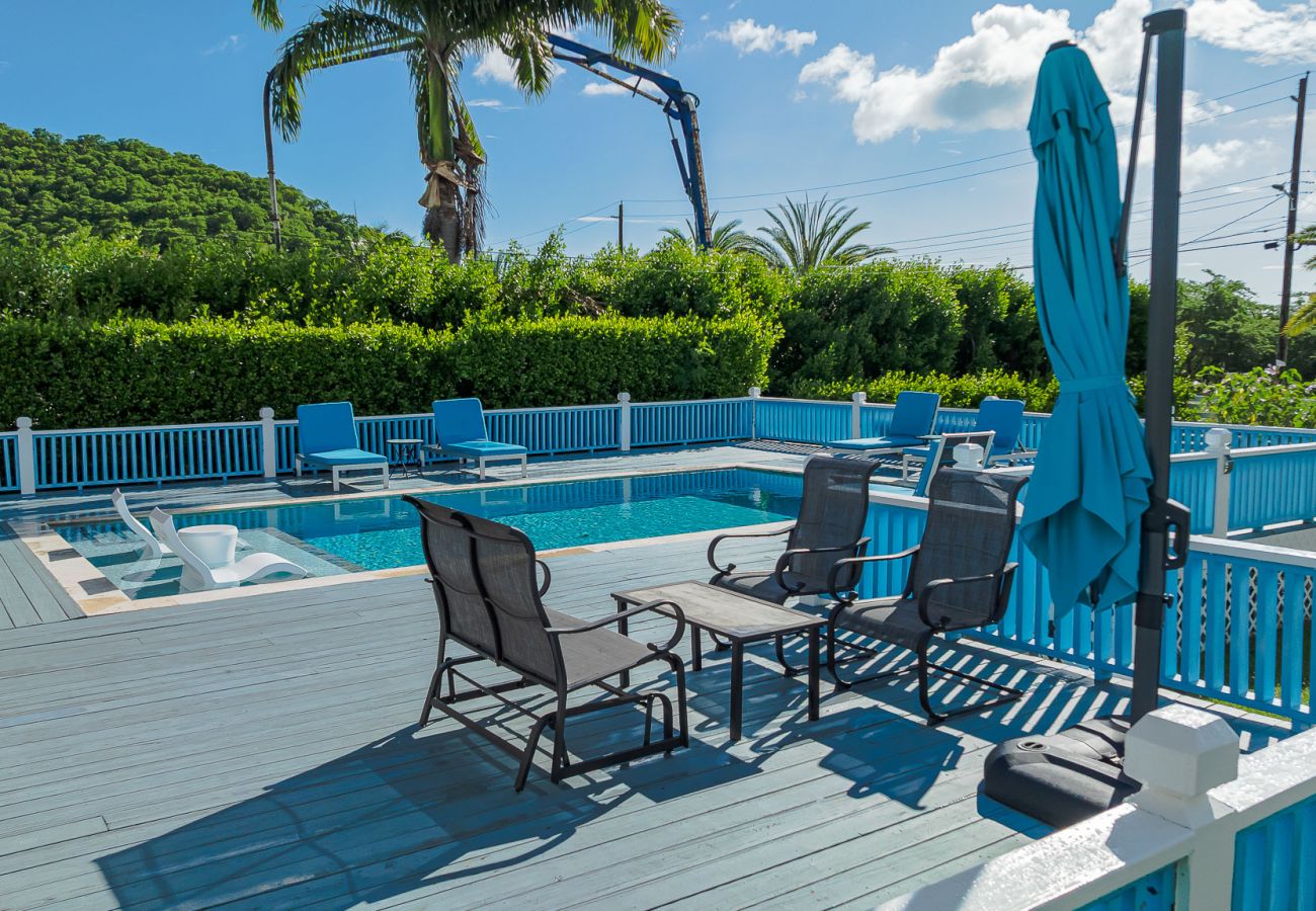 Villa in Jolly Harbour - Serene Poolside Sanctuary Villa in Jolly Harbour - Serene Poolside Sanctuary