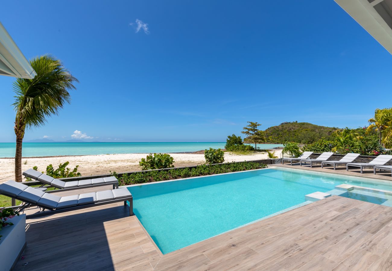 Villa in Jolly Harbour - Beach Front Paradise 