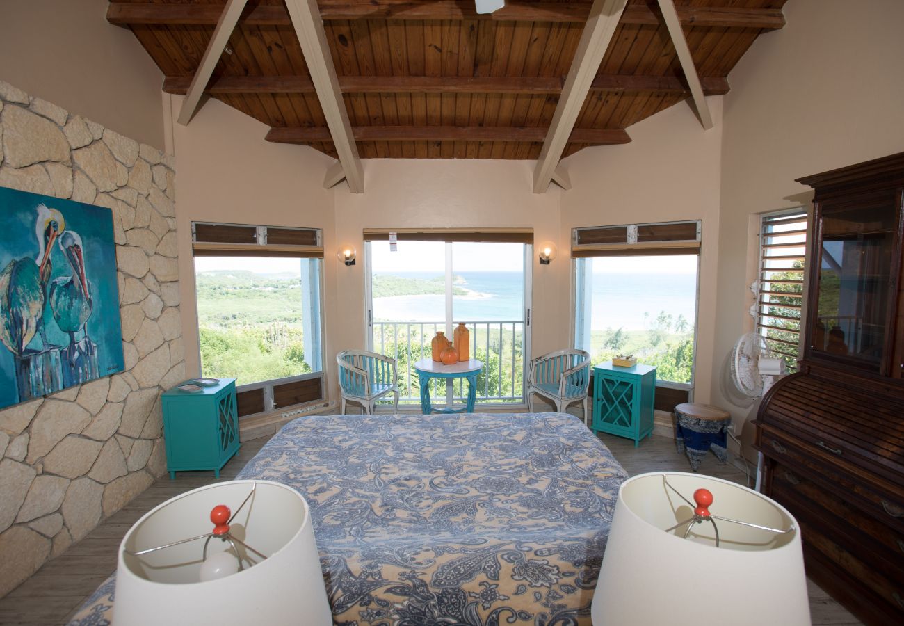 Villa in Freetown - Charming Caribbean villa over looking Half Moon Bay Beach