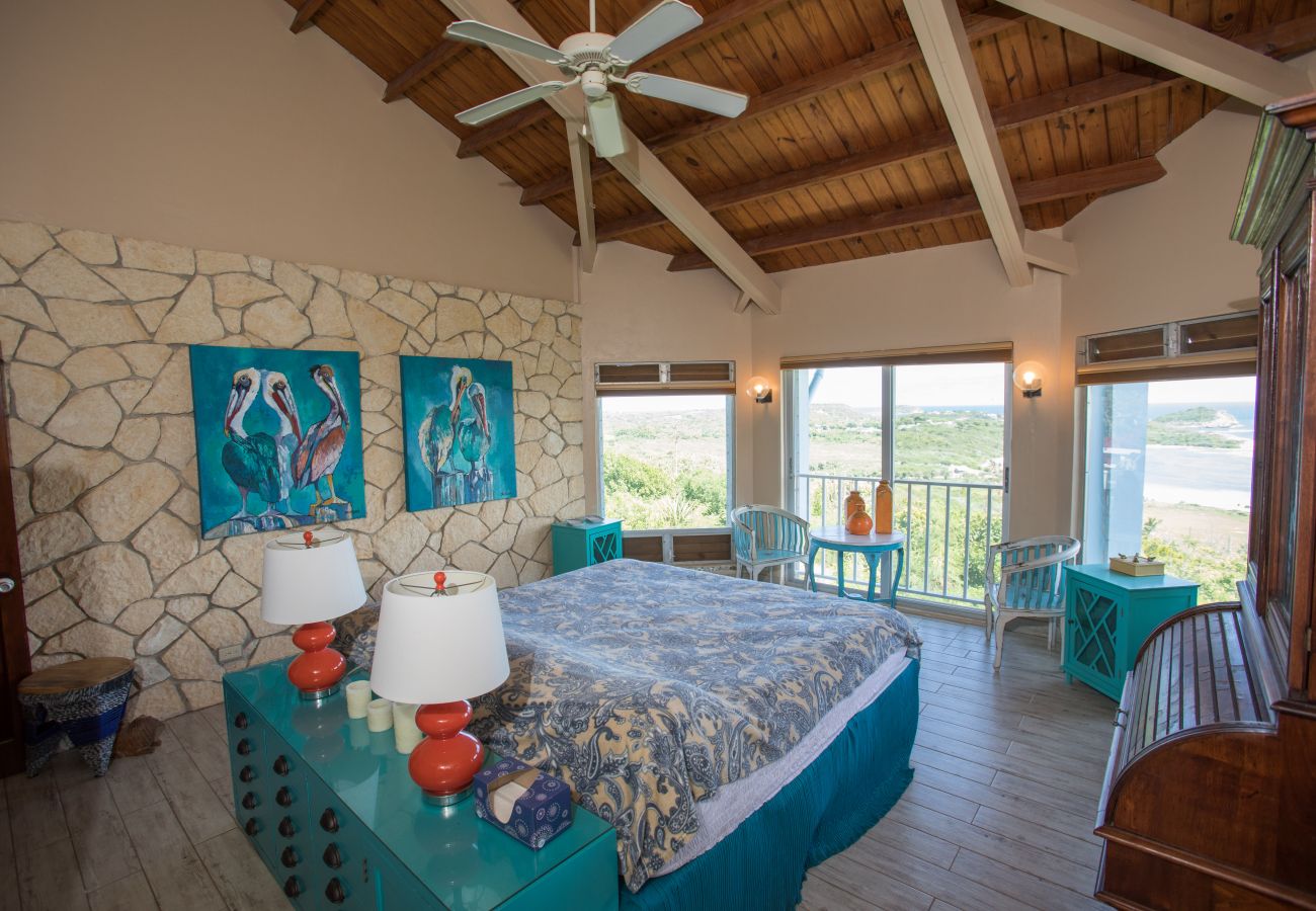 Villa in Freetown - Charming Caribbean villa over looking Half Moon Bay Beach