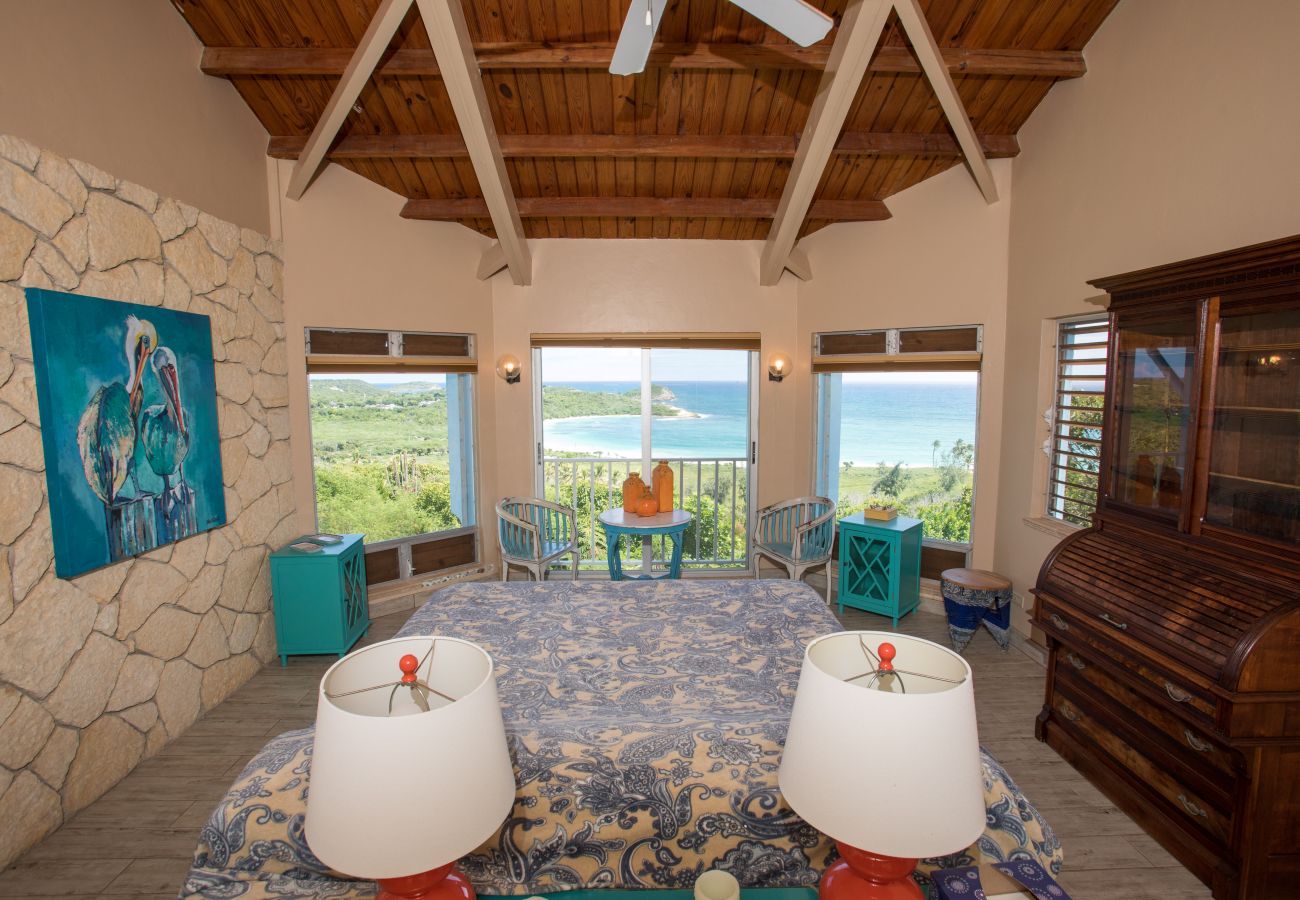 Villa in Freetown - Charming Caribbean villa over looking Half Moon Bay Beach