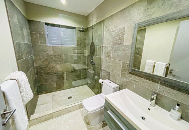 Villa in English Harbour - Beautiful HillTop Retreat Villa in English Harbour - Beautiful HillTop Retreat