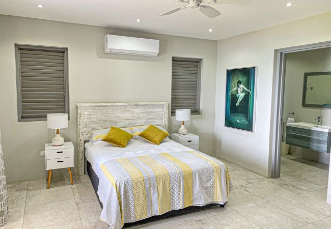 Villa in English Harbour - Beautiful HillTop Retreat Villa in English Harbour - Beautiful HillTop Retreat