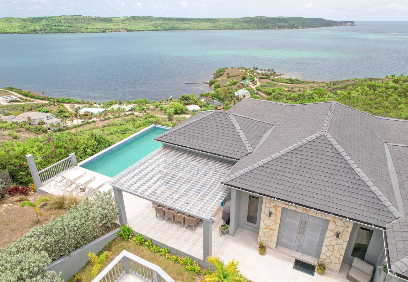 Villa in English Harbour - Beautiful Hill Top Villa With Five Bedrooms 