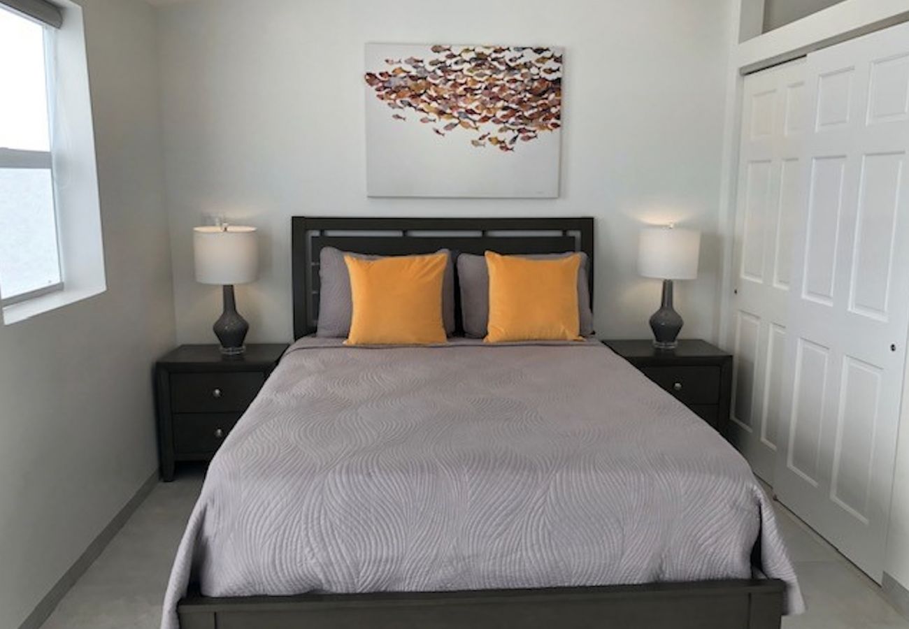 Townhouse in Jolly Harbour - Modern Waterfront Paradise 