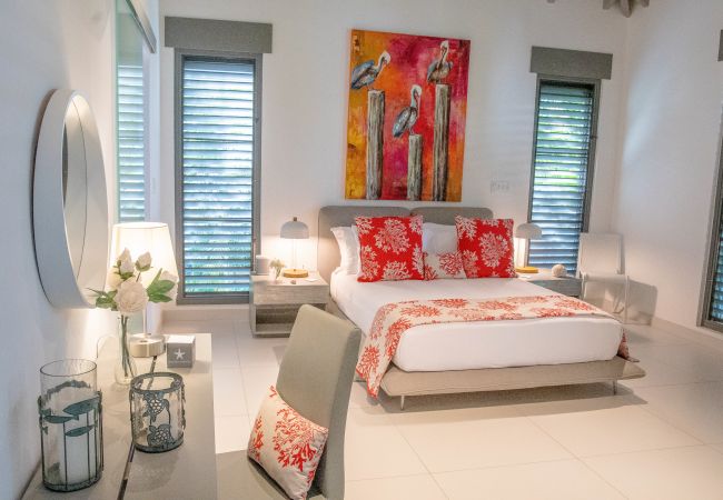 Villa in Jolly Harbour - VIP Breathtaking Beach House  Villa in Jolly Harbour - VIP Breathtaking Beach House