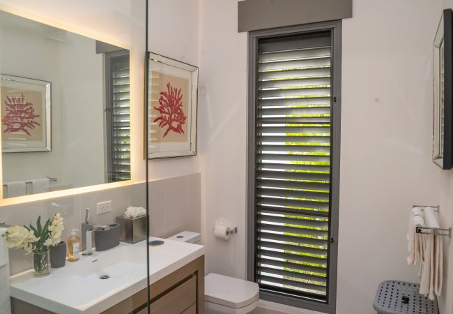 Villa in Jolly Harbour - VIP Breathtaking Beach House  Villa in Jolly Harbour - VIP Breathtaking Beach House