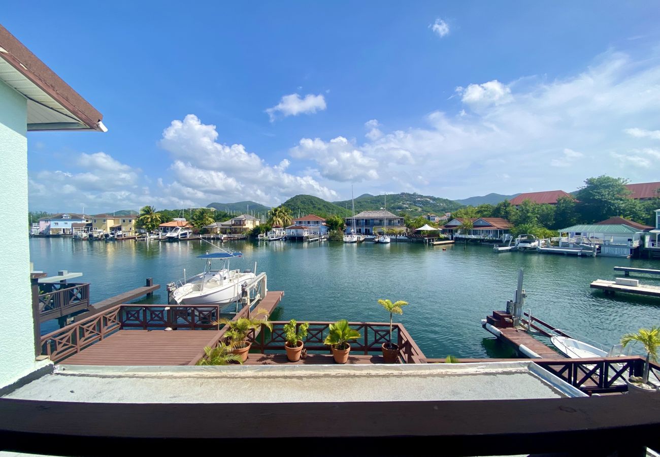 Villa in Jolly Harbour - Beautiful two bedroom waterfront villa