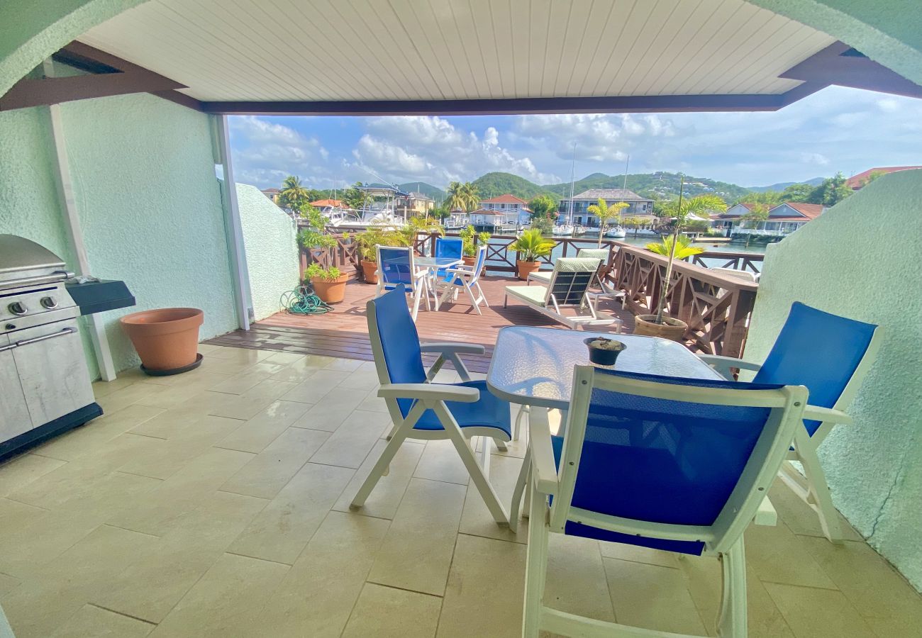 Villa in Jolly Harbour - Beautiful two bedroom waterfront villa