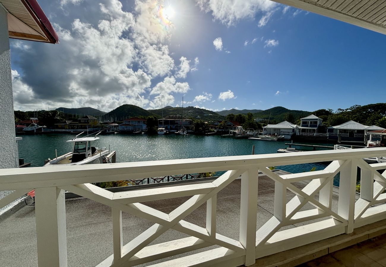 Villa in Jolly Harbour - Delightful Waterfront Villa