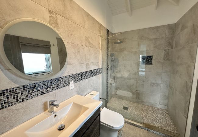 Villa in Jolly Harbour - Spacious Waterfront Sanctuary Villa in Jolly Harbour - Spacious Waterfront Sanctuary