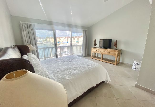 Villa in Jolly Harbour - Enchanting Waterfront Villa Villa in Jolly Harbour - Enchanting Waterfront Villa