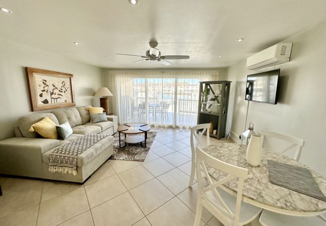 Villa in Jolly Harbour - Enchanting Waterfront Villa Villa in Jolly Harbour - Enchanting Waterfront Villa
