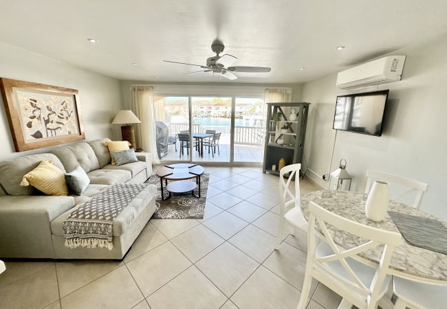 Villa in Jolly Harbour - Enchanting Waterfront Villa Villa in Jolly Harbour - Enchanting Waterfront Villa